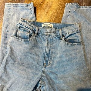 Abercrombie 90s Ultra High Rise Straight Jeans